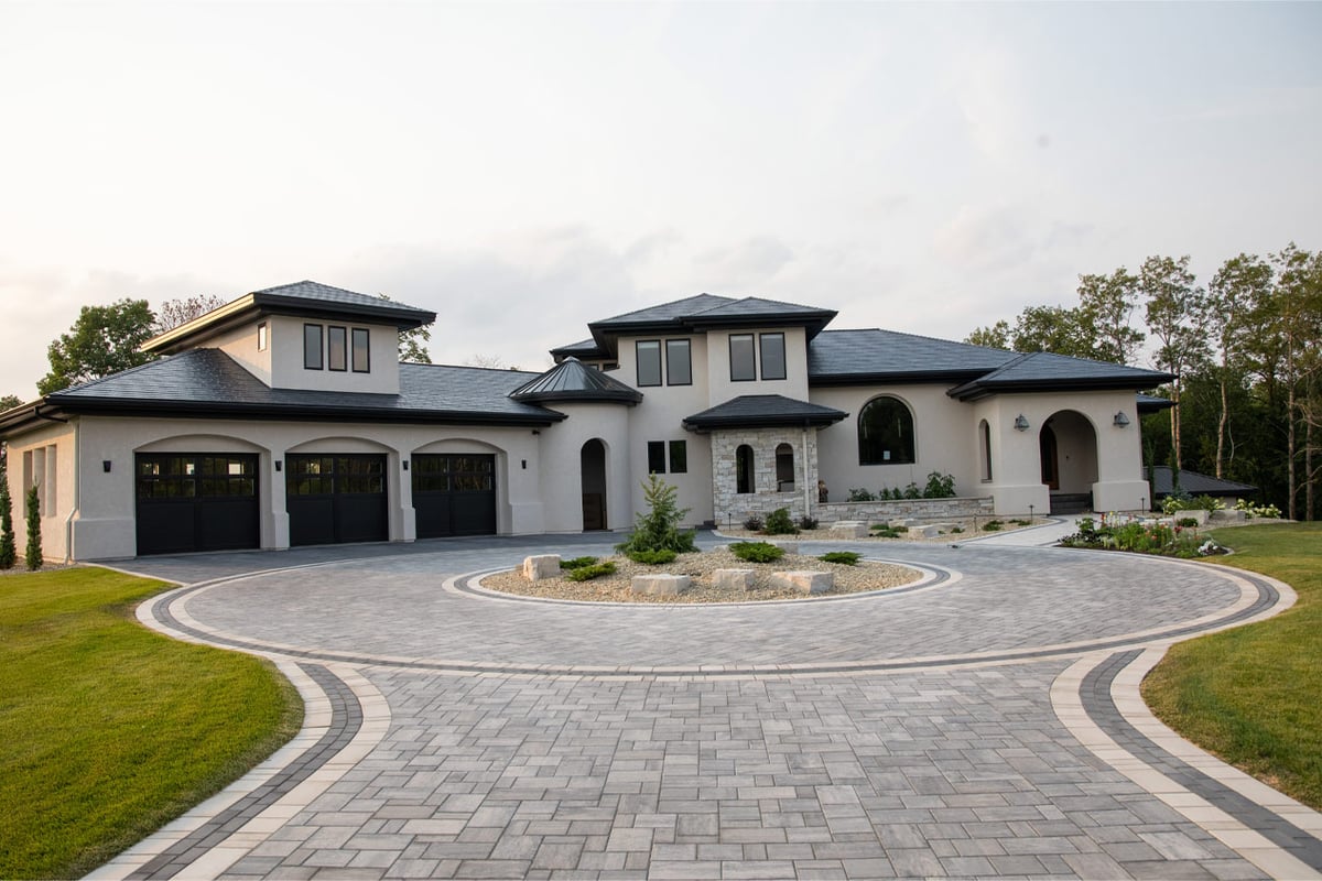 Driveway Pavers: A Versatile Paving Solution for Long-Lasting Curb Appeal